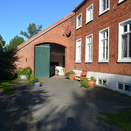 Tolle In Upleward Mit Grosser Terrasse